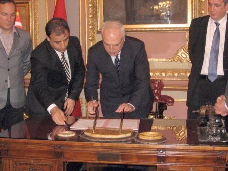 Vali Mutlu: Öldürülen Arzu Yıldırım'ın Emniyete Ulaşmış Bir Koruma Talebi Yok