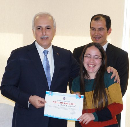 Vali Mutlu üniversite öğrencileriyle kahvaltıda buluştu