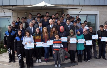 Vali Mutlu üniversite öğrencileriyle kahvaltıda buluştu