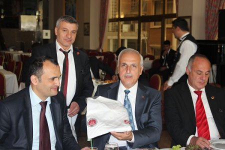 Vali Mutlu’dan karatecilere ziyaret