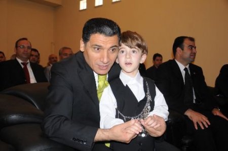 Vali Okutan: 200 Bin Öğrenci Okur Yazar Değilse Bunun Sorumlusu Benim