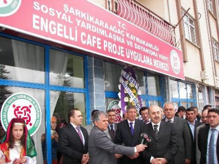 Vali Öner, Şarkîkaraağaç'ta Bir Dizi Açılış Yaptı