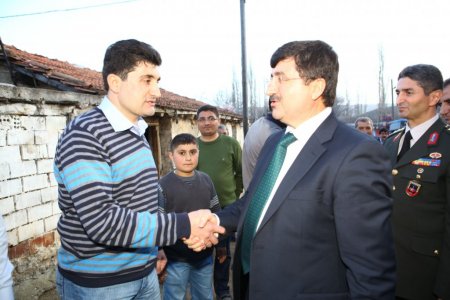 Vali Öz, PKK'nın serbest bıraktığı Uzman Çavuş Koç'u ziyaret etti