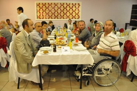 Vali Öz: Şehit Yakınlarına Ve Gazilere İftar Verdi