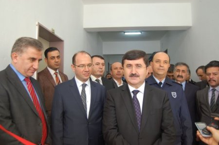 Vali Öz: Üniversite mezunu polis memuru sayısı yüzde 90'lara ulaştı