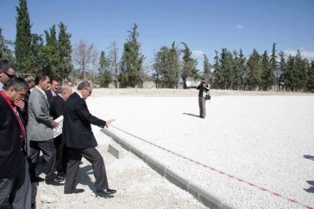 Vali Özçimen, Sentetik Çim Saha Çalışmalarını İnceledi