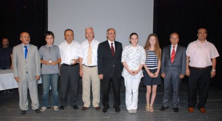 Vali Özçimen'den, Sbs Ve Lys' İnşarılı Olan Öğrencilere Cumhuriyet Altını