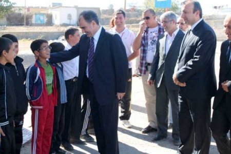 Vali Özkan İdil'in bazı köylerini ziyaret etti