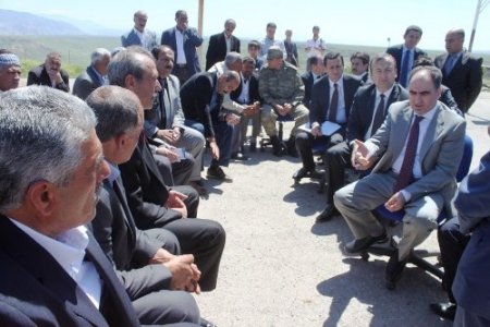 Vali Özkan’dan Şırnaklı kadınlarla Kürtçe diyalog