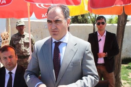 Vali Özkan’dan Şırnaklı kadınlarla Kürtçe diyalog