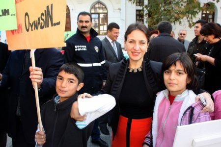 Vali Şahabettin Harput: Çocuklar her şeyin üzerinde gelir