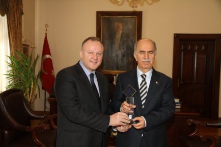 Vali Şahabettin Harput’a turizm ödülü