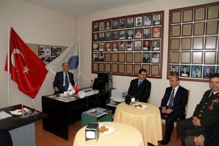 Vali Şahabettin Harput’tan şehit derneklerine destek ziyareti