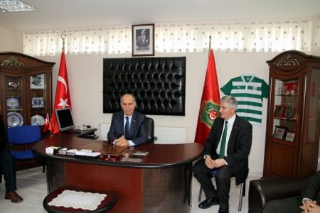 Vali Şahabettin Harput’tan şehit derneklerine destek ziyareti