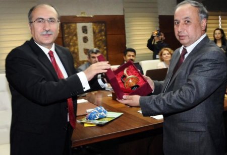 Vali Savaş: Türk Cumhuriyetleri ile ilişkileri geliştirmeye özel önem veriyoruz