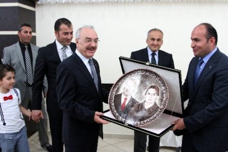 Vali Selman Yenigün Erzincan’a veda etti