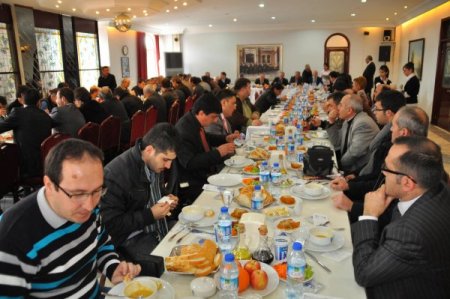 Vali Şentürk: Basın Doğru Tarafsız Ve Objektif Olarak Yayın Yapmaya Özen Göstermelidir