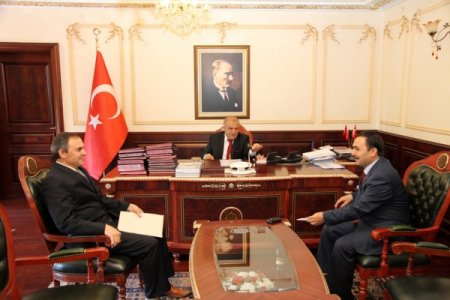 Vali Şentürk’e Başarı Belgesi