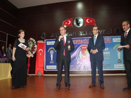 Vali Süleyman Tapsız, 'Yılın En Başarılı Valisi' seçildi