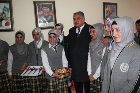 Vali Tekinarslan Doğubayazıt'ta okuma salonu açtı