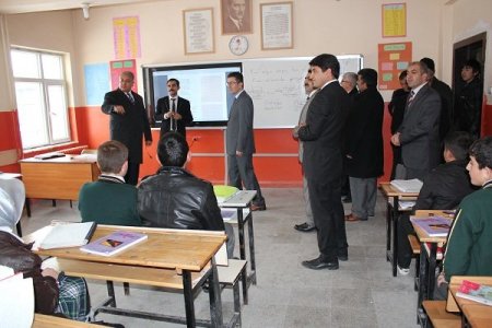 Vali Tekinarslan Doğubayazıt'ta okuma salonu açtı