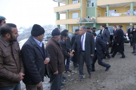 Vali Tekinarslan: Kar yağınca bu ülkede hayat durmuyor