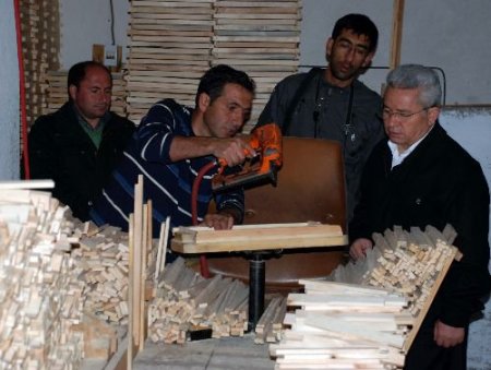 Vali Tekmen, Kafkas Arısı Üretim Ve Gen Merkezi'nde İncelemede Bulundu