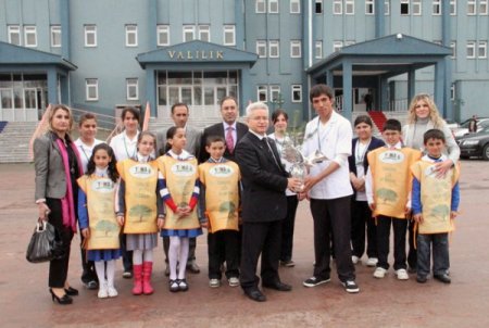 Vali Tekmen: Türkiye Her Yıl Kıbrıs Kadar Toprağını Erozyonla Kaybediyor