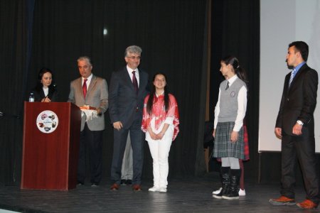 Vali Tepe: Akif, eserlerinde birlik ve beraberlik vurgusu yapıyor