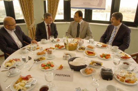 Vali Toprak:Diyarbakır ekonomisi gelişiyor, sabırlı ve talepkar olunmalı