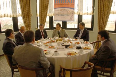 Vali Toprak:Diyarbakır ekonomisi gelişiyor, sabırlı ve talepkar olunmalı