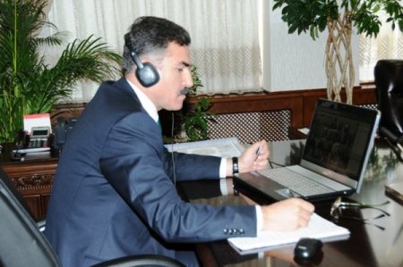Vali Turhan, kaymakamlarla telekonferans yöntemiyle toplantı yaptı