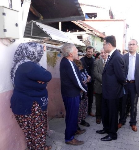 Vali Turhan, Roman vatandaşlarla buluştu