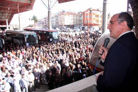 Vali Ve Milletvekili Umre Yolcularından Türkiye'nin Birlik Ve Beraberliği İçin Dua İstedi