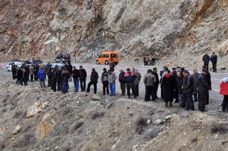 Vali Yardımcısı Demiral: Baraj Gölüne Uçan Araçtaki 2 Kişiyi Arama Çalışmaları Sürüyor