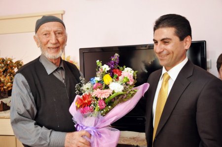 Vali Yardımcısı Pala, yaşlıları ziyaret etti