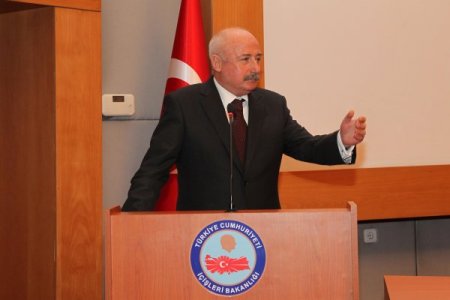 Vali Yüksel, İdarecilik Deneyimlerini Kaymakamlarla Paylaştı