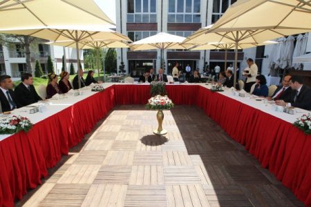 Vali Yüksel, Türkmenistan Meclis Başkanı Nurberdiyeva’yı ağırladı