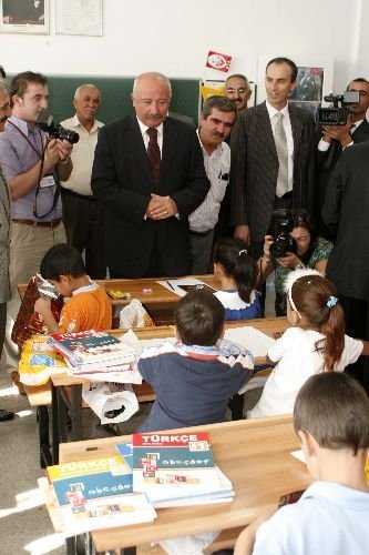 Vali Yüksel: Antalya'da 70 Kişi Olan Sınıfları 30'lu Rakamlara İndirdik
