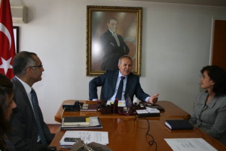 Vali'den Afrika'ya Yardım Çağrısı