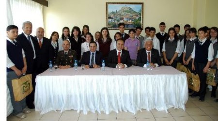 Validen Başarılı Öğrencilere Bilgisayar