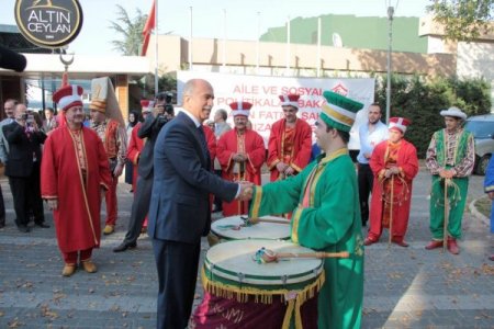 Validen gençlere tavsiye: Yanlış yaptığınızda eşinizden özür dileyin
