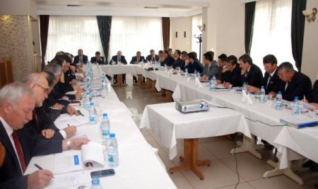 Vali'den kaymakamlara: Vatandaşın ayağına gidin, öğrencileri ziyaret edin