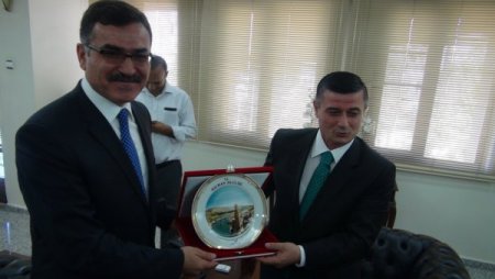 Valiler Devir Teslim Töreni Gerçekleştirdi