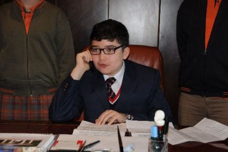 Valinin Makamına Oturan Küçük Vali, Bilgisayardan Kdv Alınmamasını İstedi