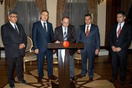 Valisi Altıparmak, 2,5 yılda 79 okul protokolü imzaladı