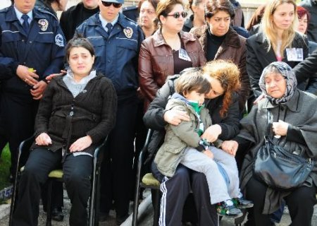 Van, Şehitlerini Ağıtlarla Uğurladı