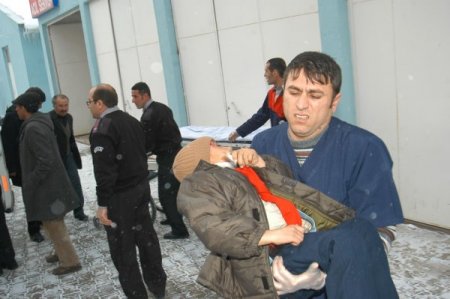Van-başkale Yolunda Kaza: 3 Yaralı