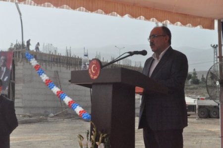 Van depremi tecrübe oldu, devlet 100 bin çadır stokluyor