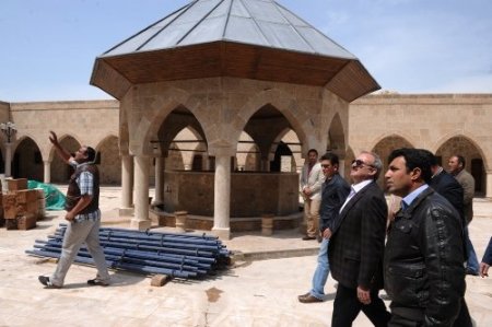 Van depreminde hasar gören tarihi yapılar restore ediliyor